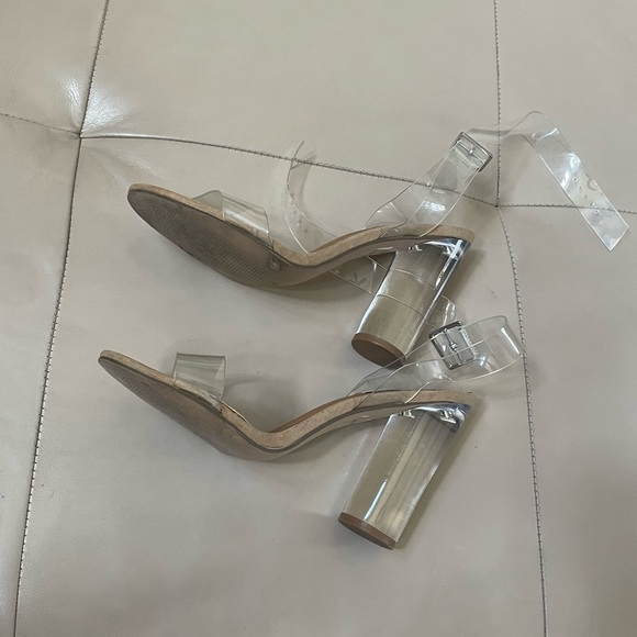 Steve Madden Clearer, Clear Heel Sandal, Ankle Steps, Size 9M - Picture 5 of 9